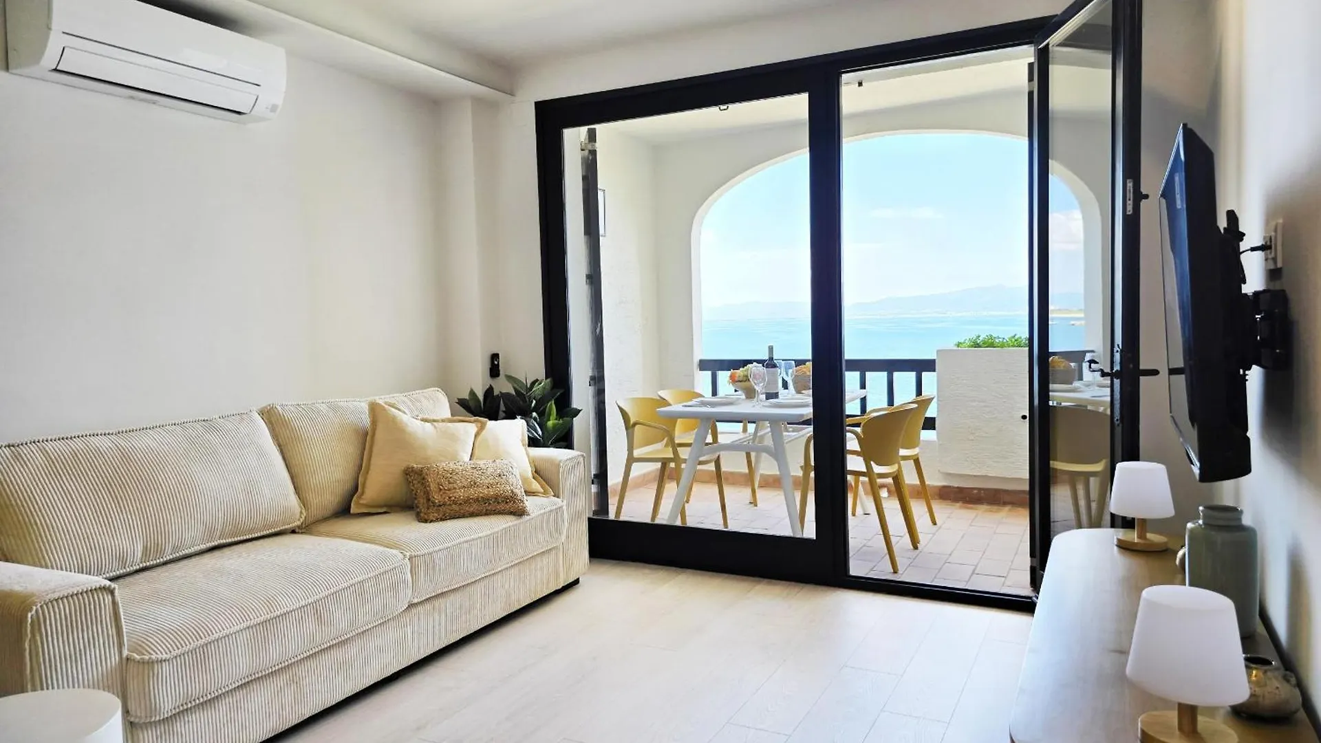 Apartamento Charlotte L' Escala 0*,